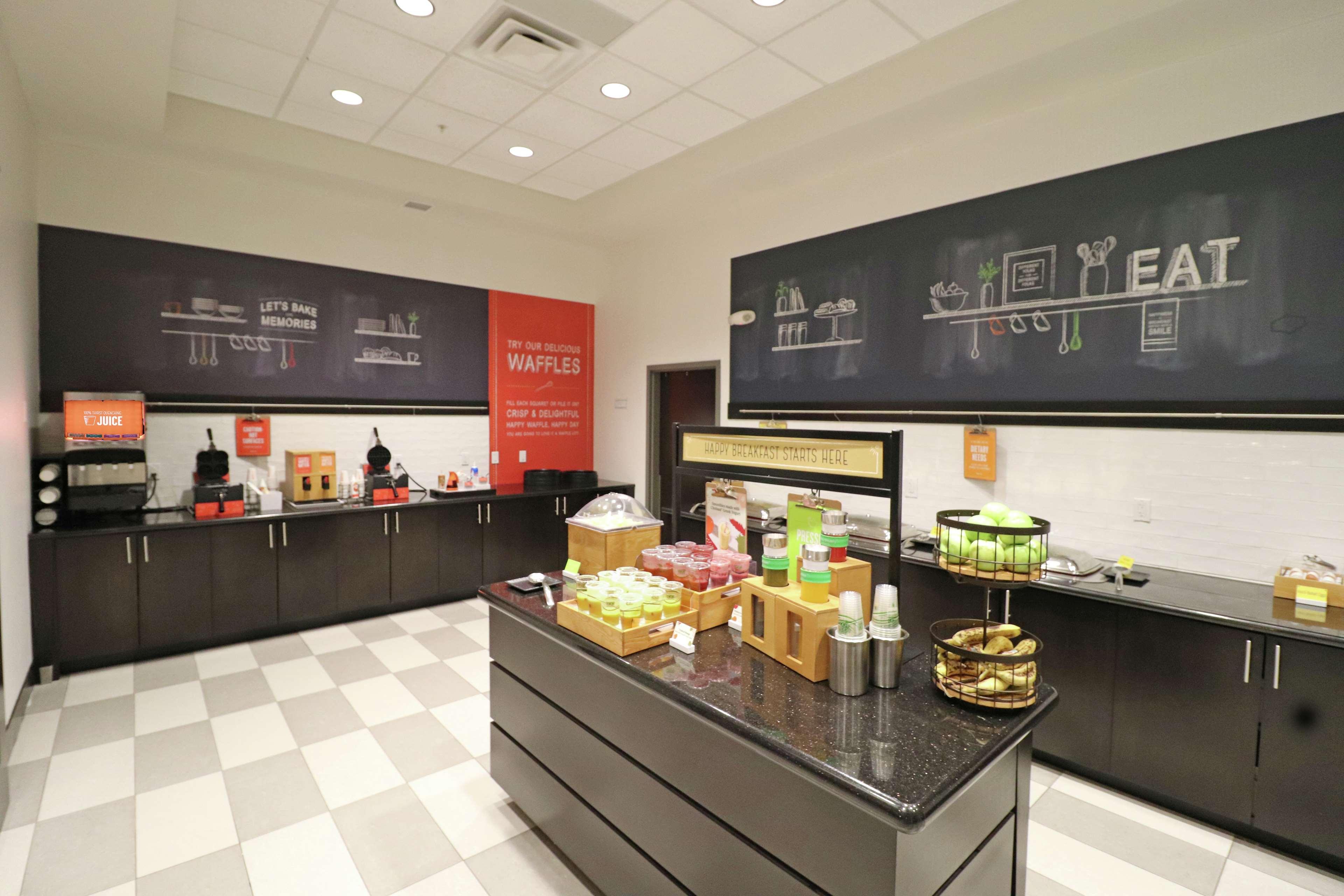 Hampton Inn Киърни Екстериор снимка
