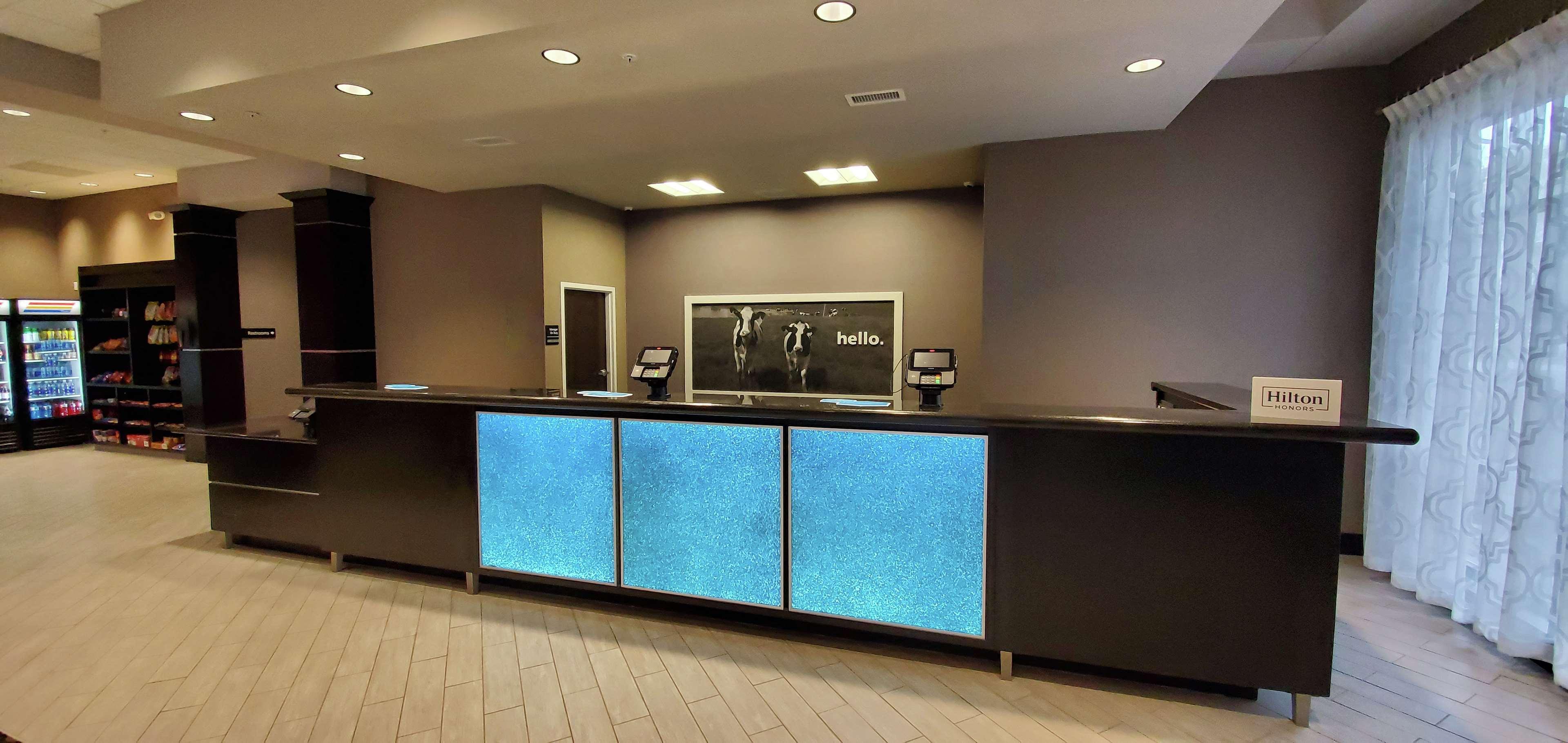 Hampton Inn Киърни Екстериор снимка