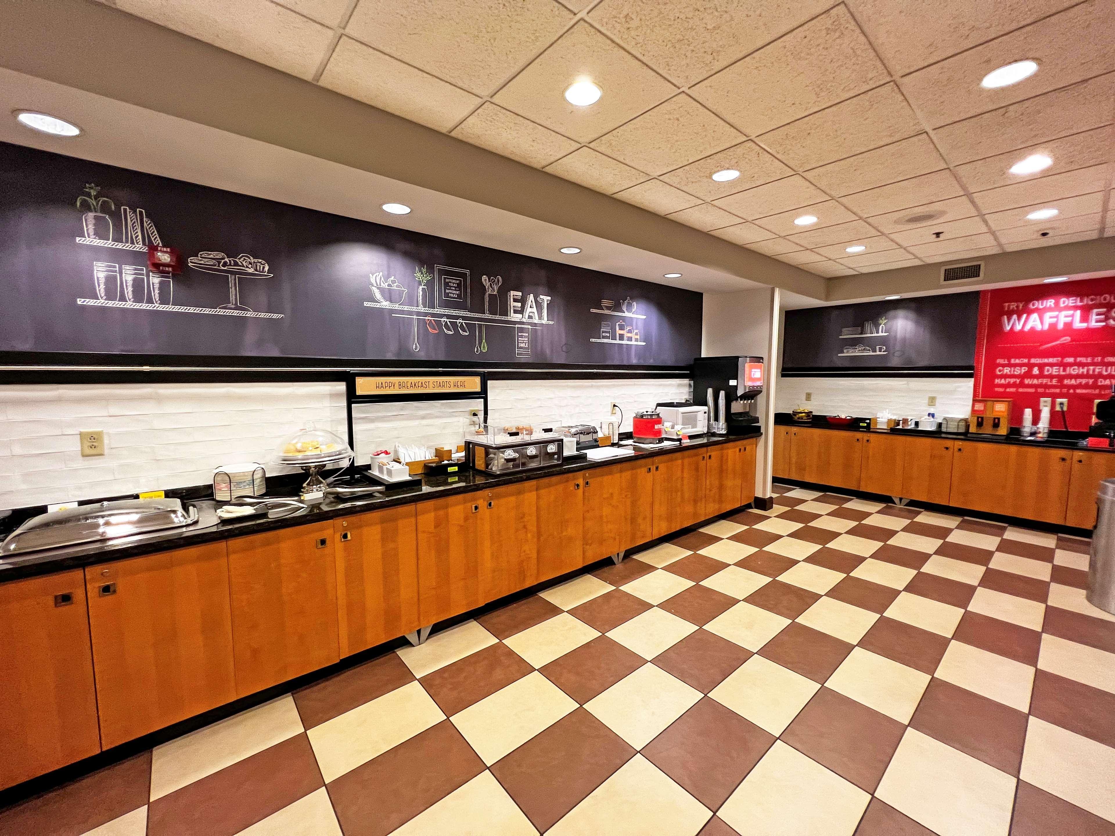 Hampton Inn Киърни Екстериор снимка