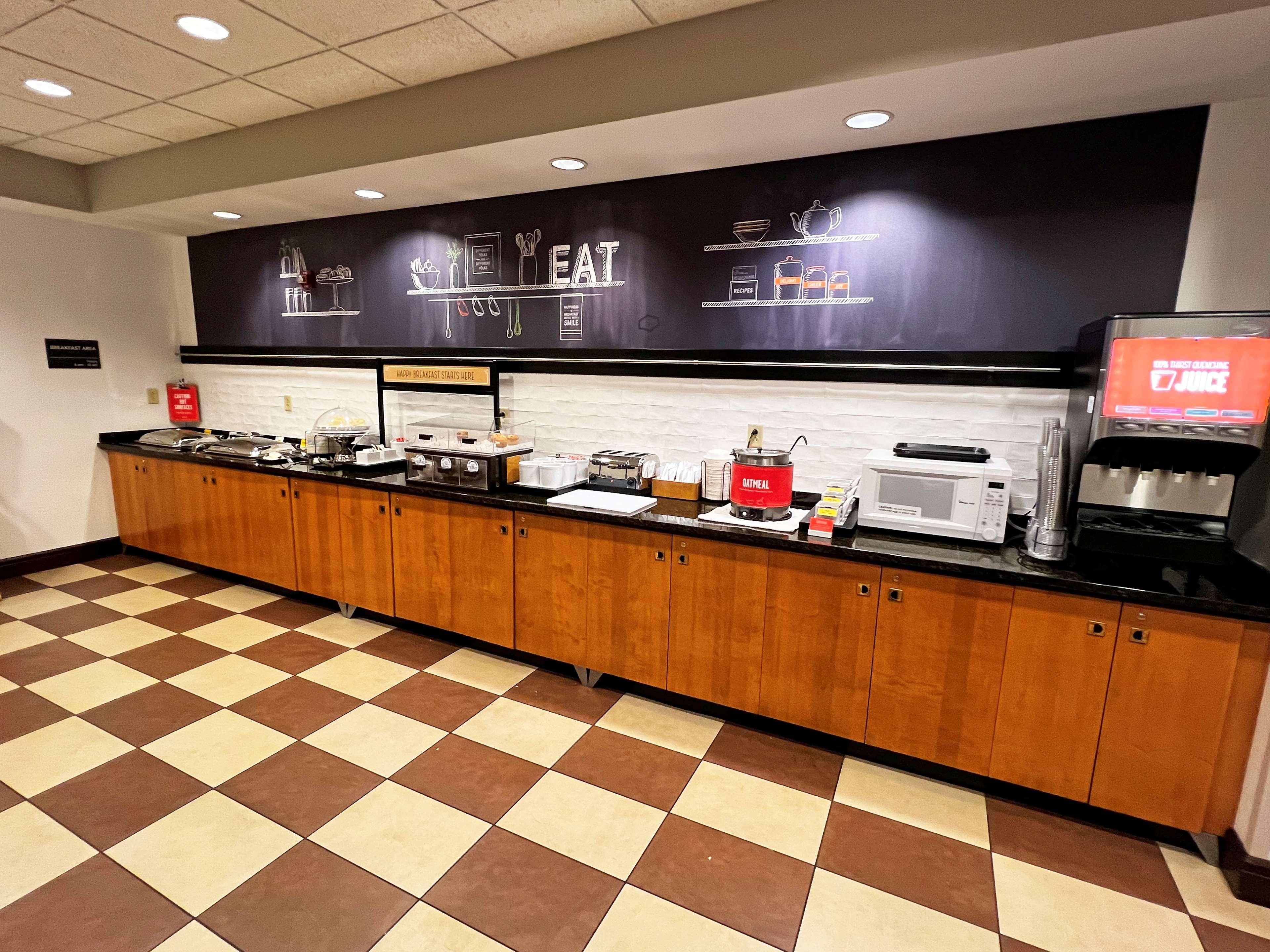 Hampton Inn Киърни Екстериор снимка