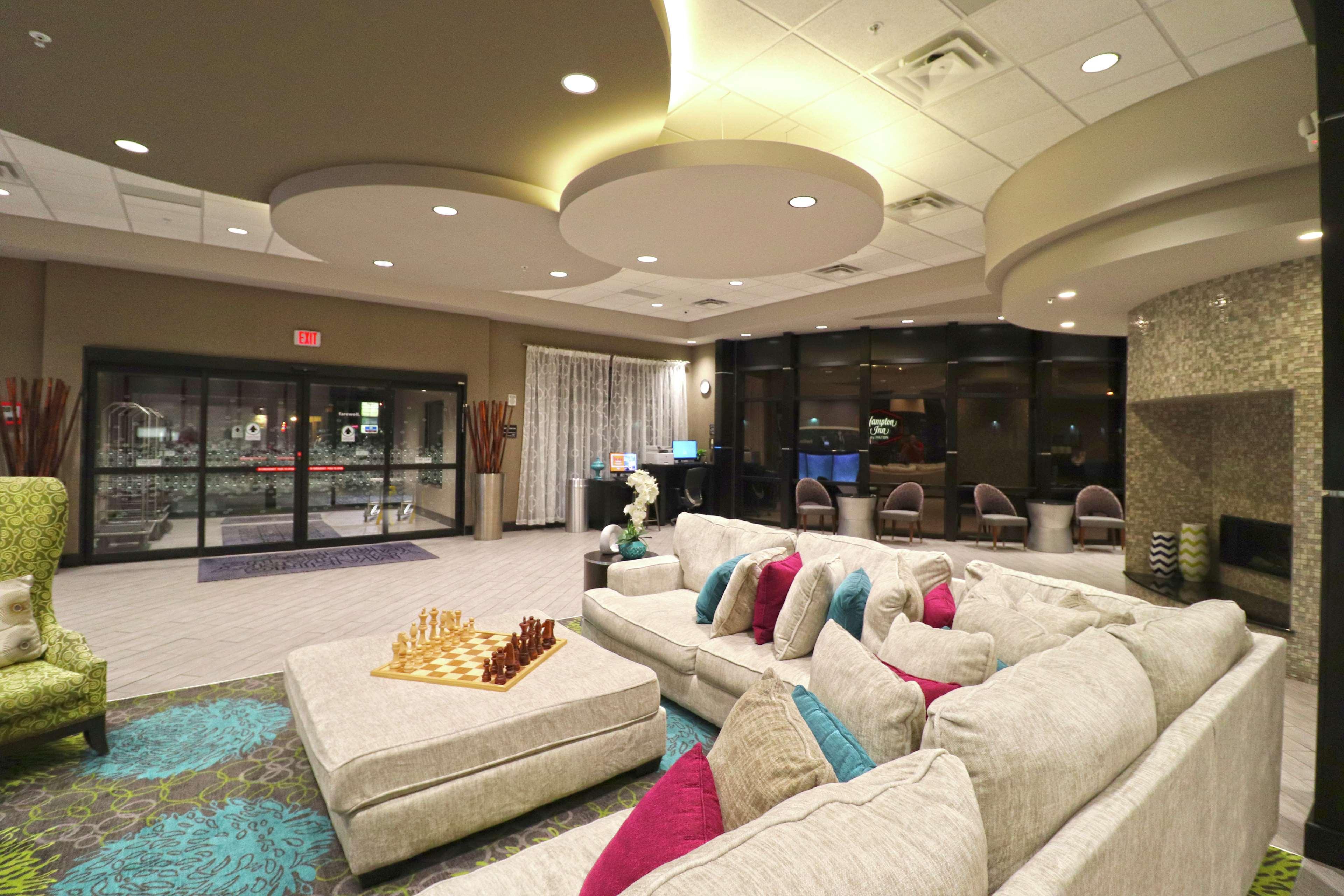Hampton Inn Киърни Екстериор снимка