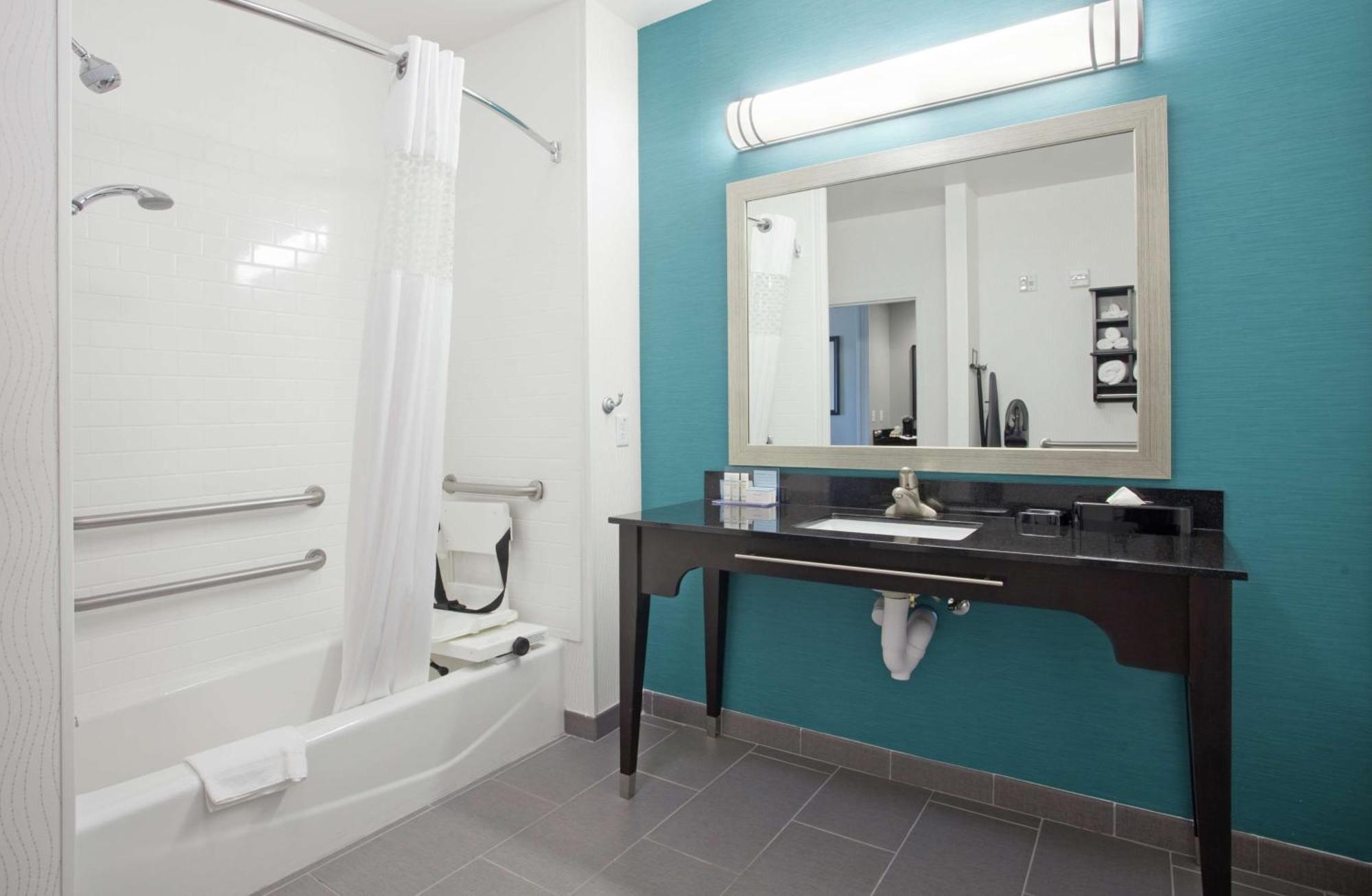 Hampton Inn Киърни Екстериор снимка