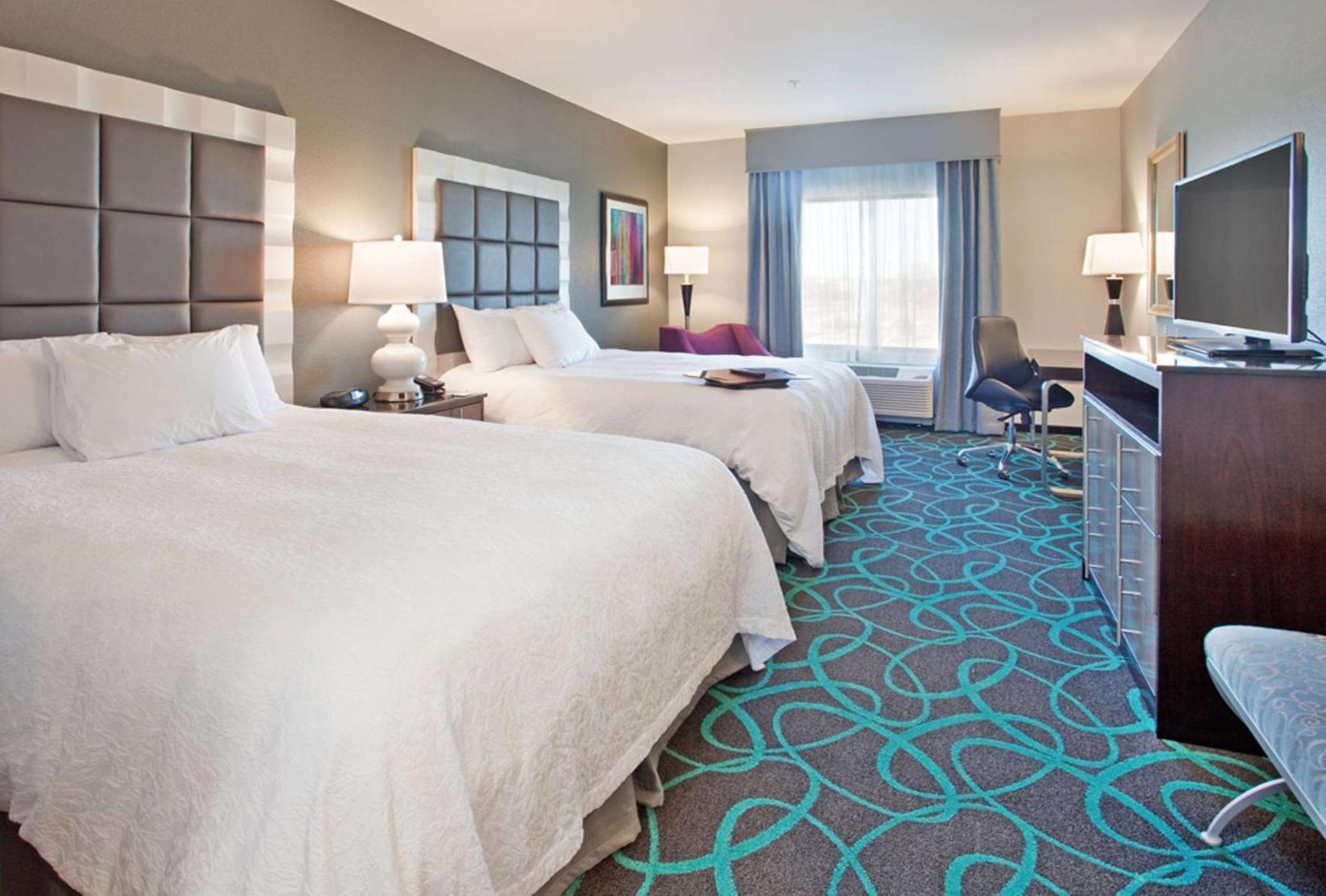 Hampton Inn Киърни Екстериор снимка