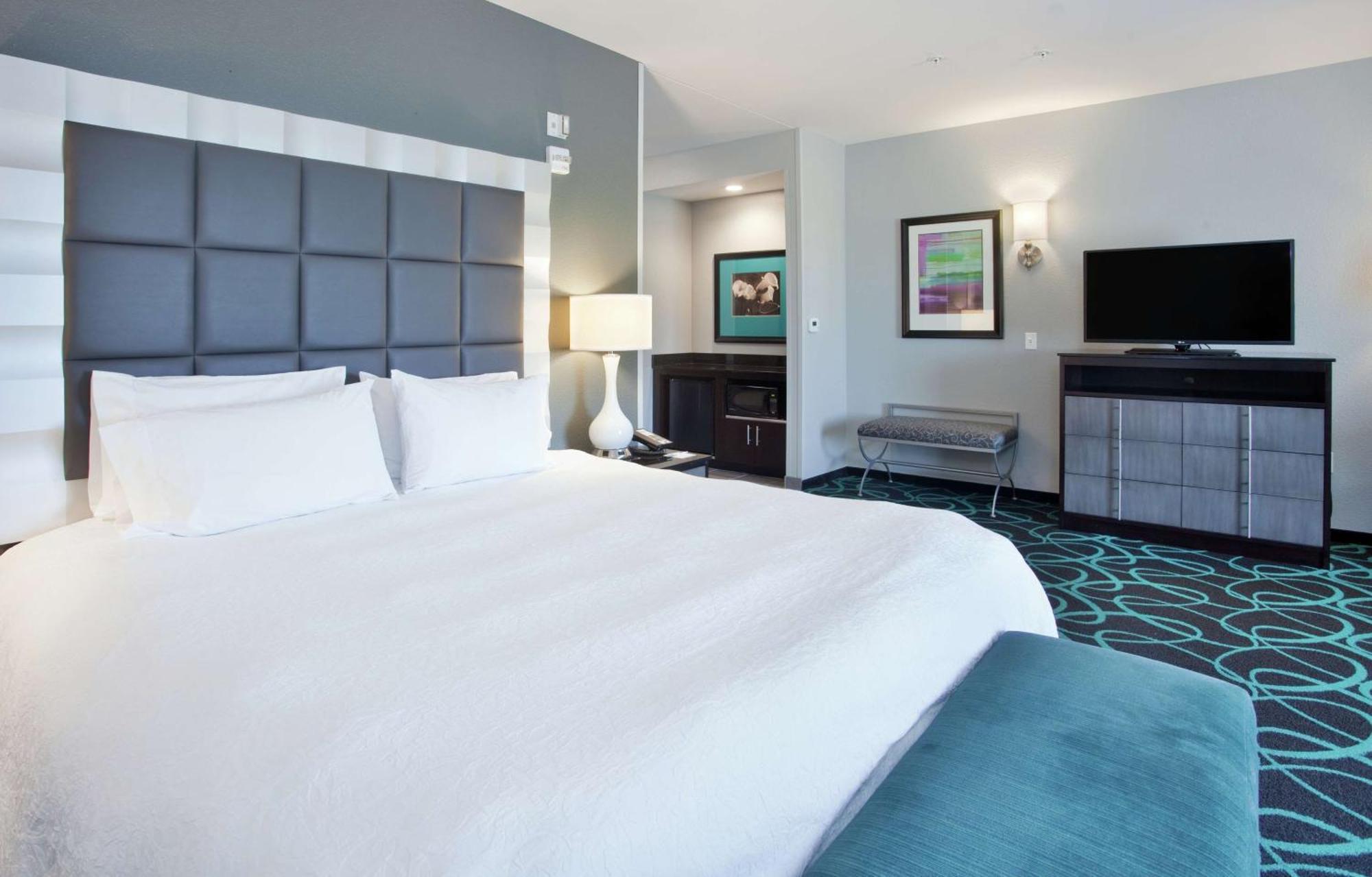 Hampton Inn Киърни Екстериор снимка