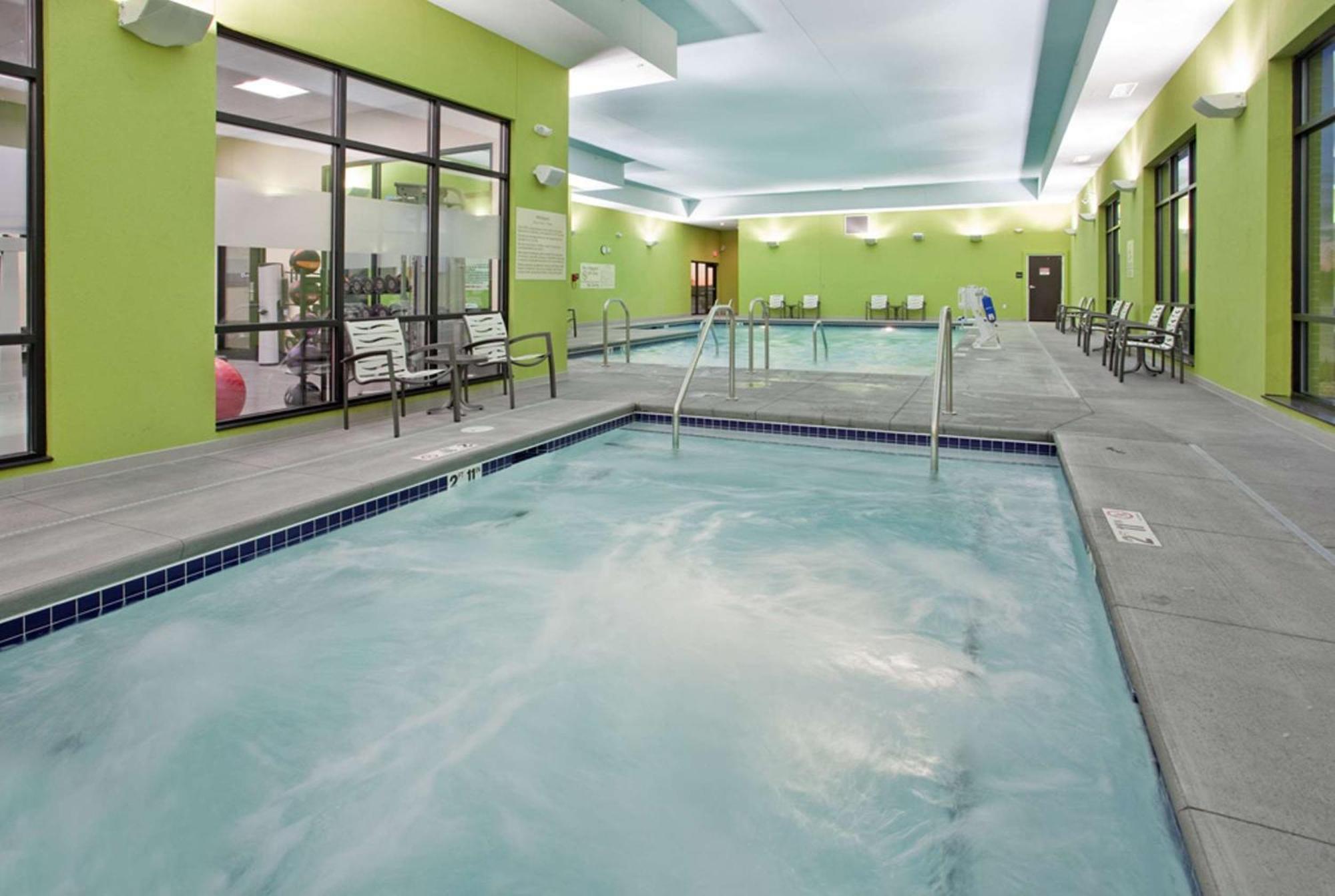 Hampton Inn Киърни Екстериор снимка