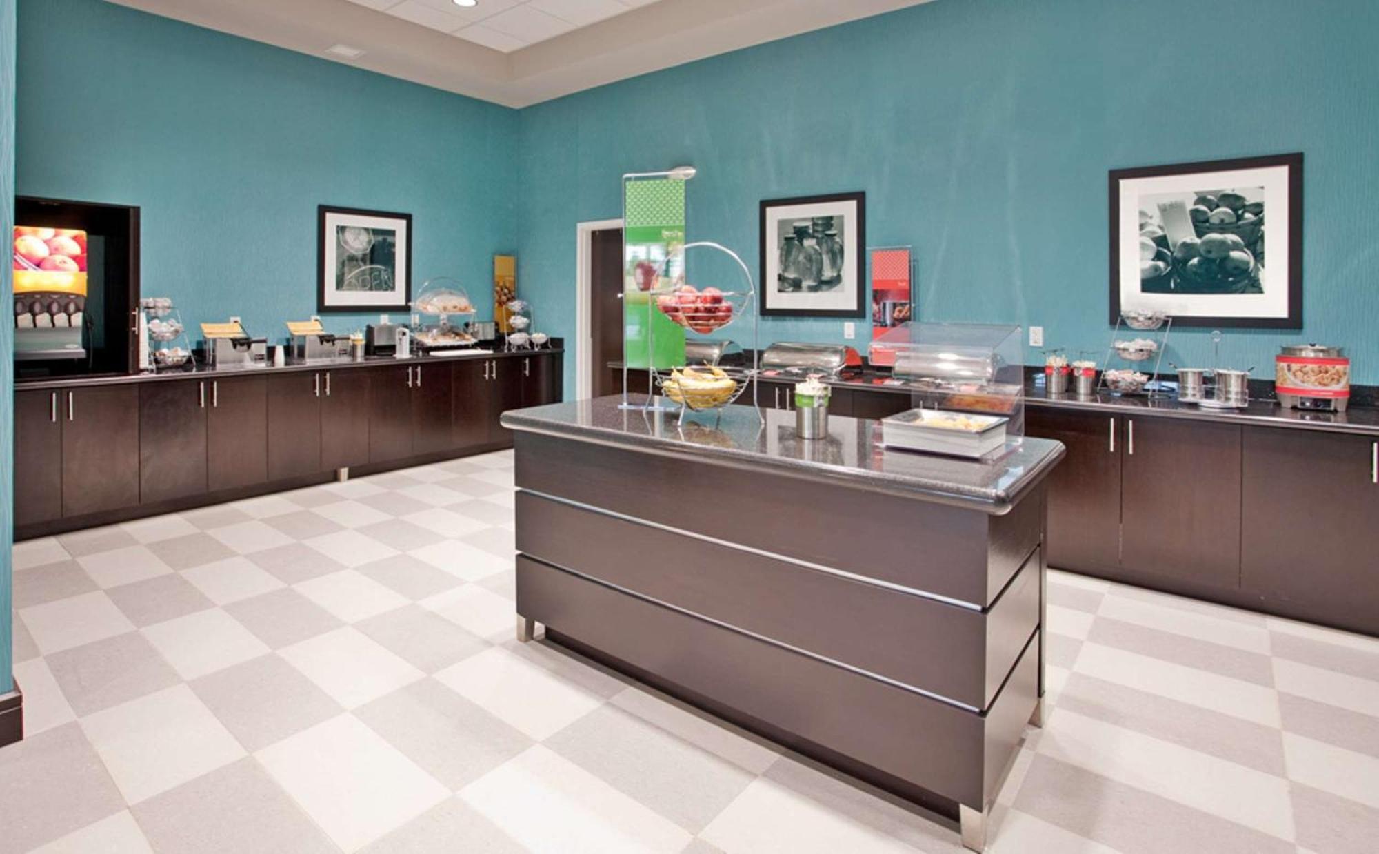 Hampton Inn Киърни Екстериор снимка