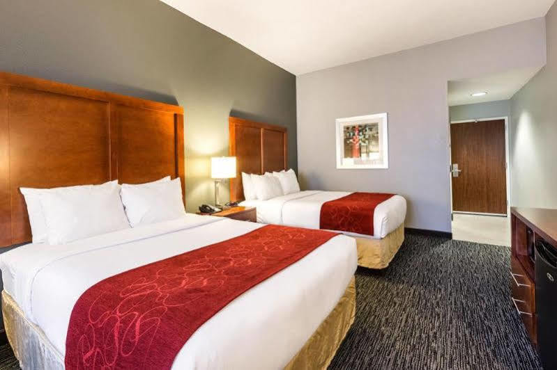 Hampton Inn Киърни Екстериор снимка